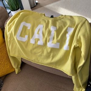 Crop sweatshirt w/ Cali writing